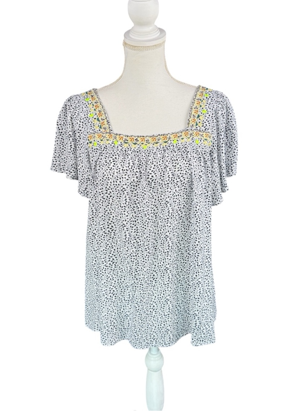 Davi & Dani Square Yoke Top Flutter Sleeve Ditsy White Black Yellow Print